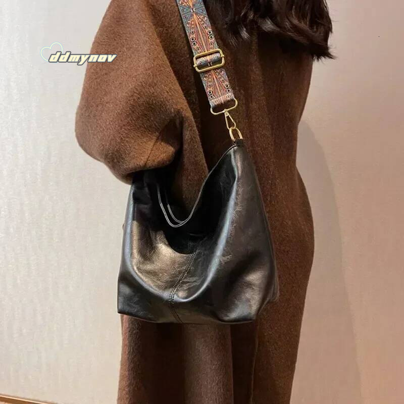Vintage Solid Color PU Leather Women Fashion Shoulder Sling High-Capacity Simple Wide Strap Bucket Crossbody Bag Commuting ddmynov