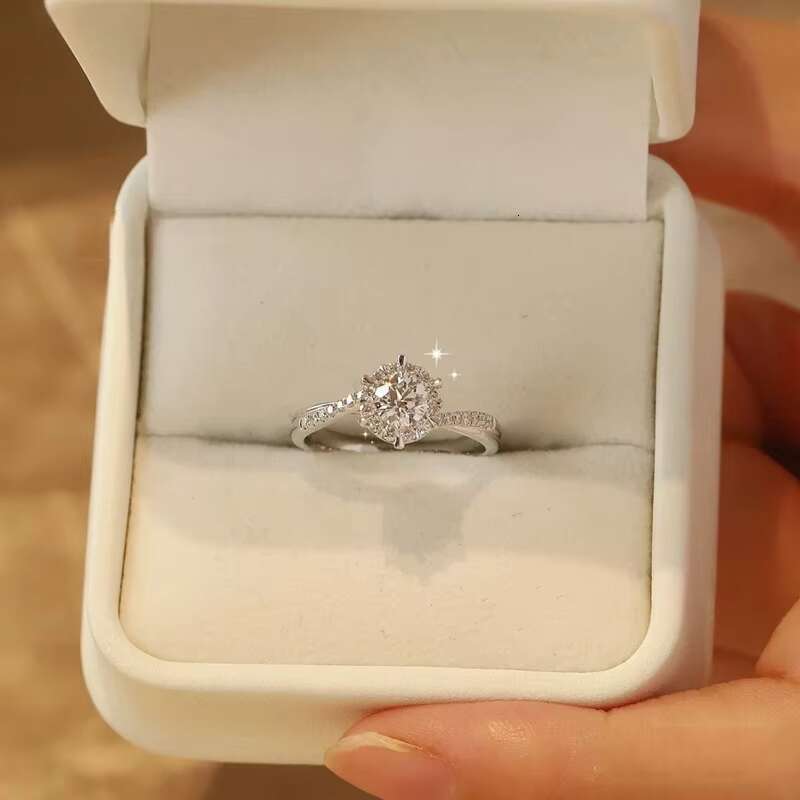 S925 Sterling Silver Diamond Moissanite Ring 0.5ct/1ct/2ct Classic Six Claws Wedding Engagement Rings for Women
