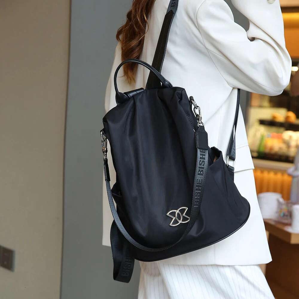 Designer bag Women 2024 New Lightweight Waterproof Large Capacity Multifunctional Casual Easiest for Match Travel Backpack School Bag