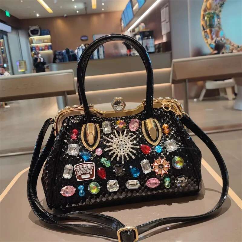 Spring and Autumn New Color Rhinestone Clip Lock Handbag Casual Dress Large-capacity One-shoulder Cross-body Women's Bag