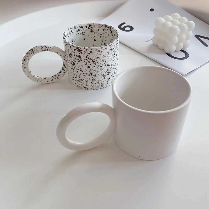 Creative Big Round Circle Handle Mugs Ceramic Personzed Cups White Black Splash-ink For Milk Water Tea Kitchen Tableware Gift Y251125