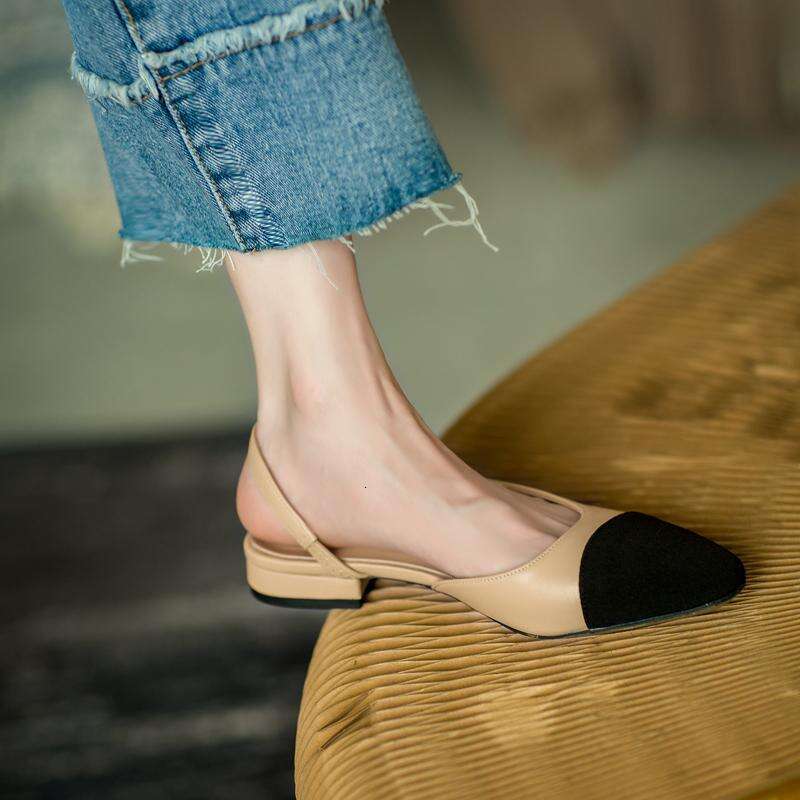 Soft leather color matching sandals, flat bottomed thick high heels, French style small fragrant shallow mouth single shoes, women's spring middl