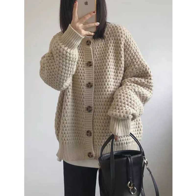 Retro round neck gentle style ladies knitted cardigan top loose and thick warm outer sweater jacketT251125