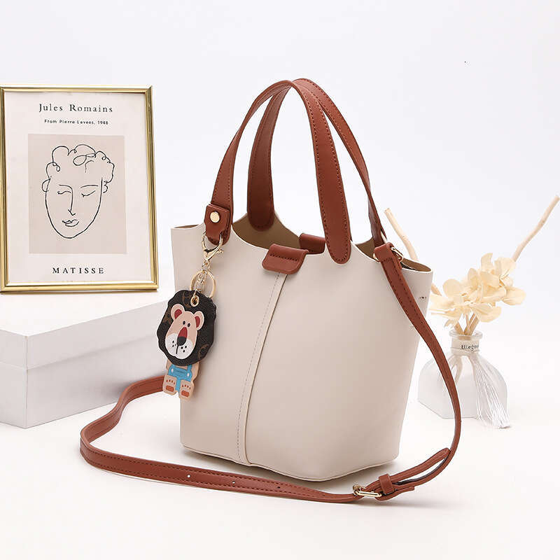 Hong Kong S Popular Bags This Year Women S New Commuting Versatile Basket Water Bucket Bag Tote Crossbody Bag