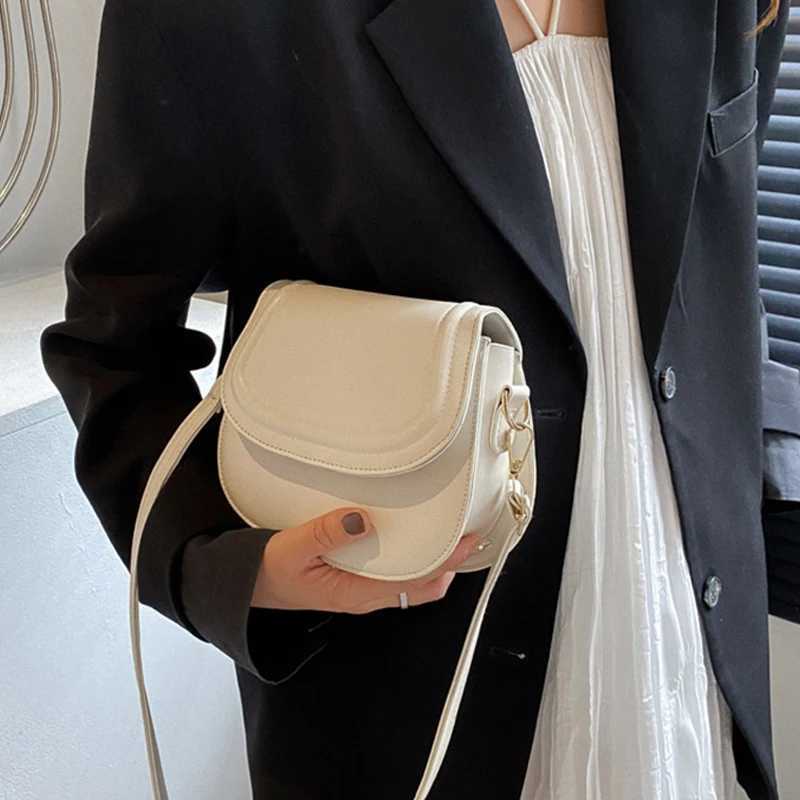2024 New Womens Single Shoulder Ten Font Small Bag Spring/Summer Simple Edition Handbag Ins Fashion Messenger Bag W250421