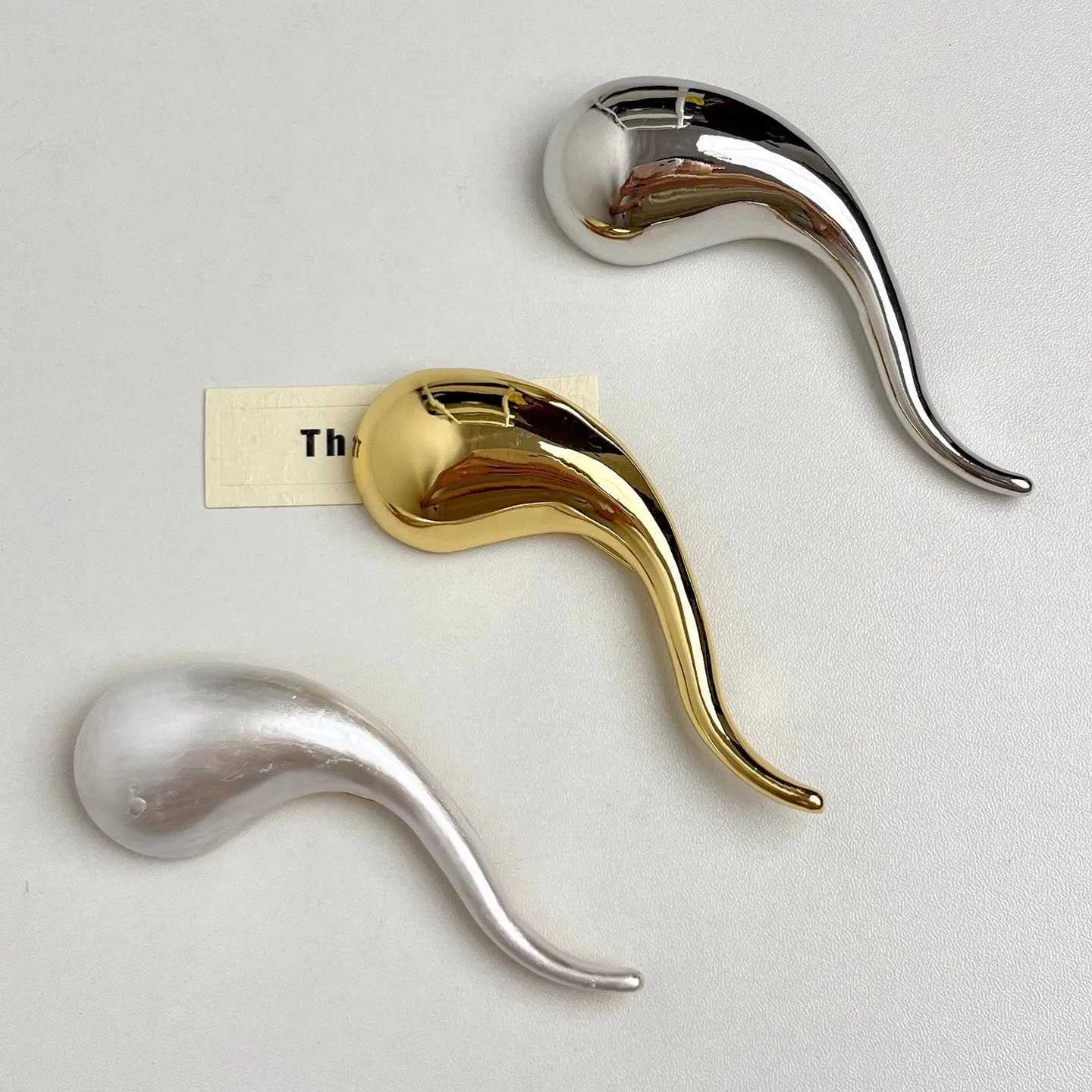 Metal Glossy Geometric Waterdrop Egg Shaped Broochs for Women Exquisite Fashion Suit Corsage Pins Accessory Party Jewelry Gifts J251125