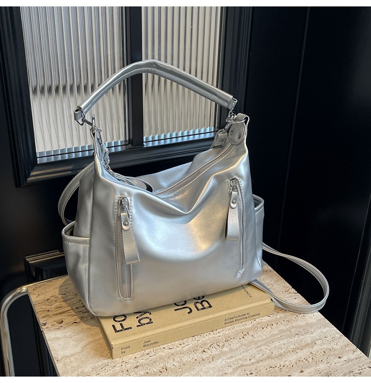 Female bag Tote bag large capacity can be crossbody new one shoulder college students class commuting bag 2025