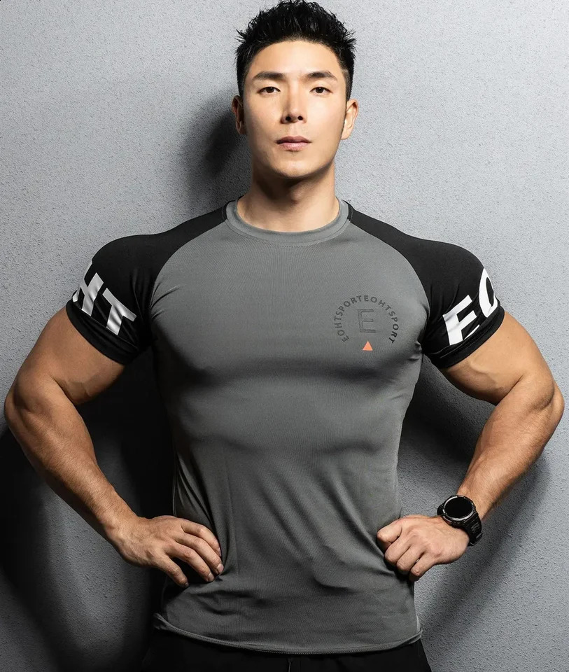 Mens gym T-shirt mens bodybuilding fitness quick drying short sleeved T-shirt running T-shirt fashionable T-shirt mens training clothes 250423