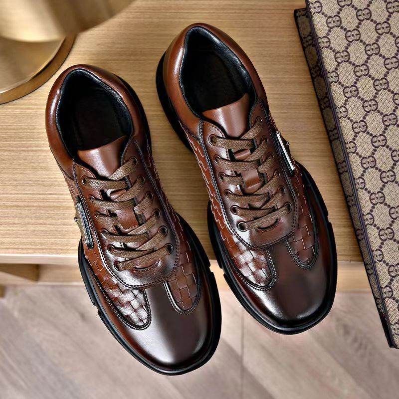 The new sports leisure leather shoes men's casual shoes everything breathable thick sole spring and autumn non slip wear resistance