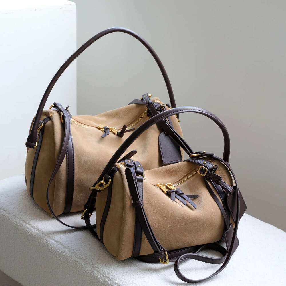 Pillow Bag 2025Designer Tote Bag Cowhide Genuine Leather Fashion Letter Print Zipper Open With Small Package Adjustable Shoulder Straps Internal