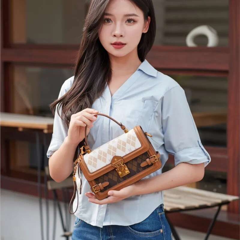 Authentic Dia Plaid Handbag Women's 2024 New High End Designer Diagonal Shoulder Small Square Bag