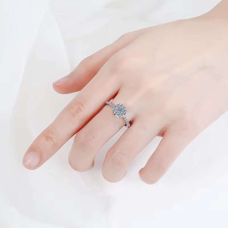 Womens Ring Pt950 Gold Plated 20 Points Moissanite Manufacturer Wholesale Luxury Exquisite Fashion Sterling Silver 925 Ring