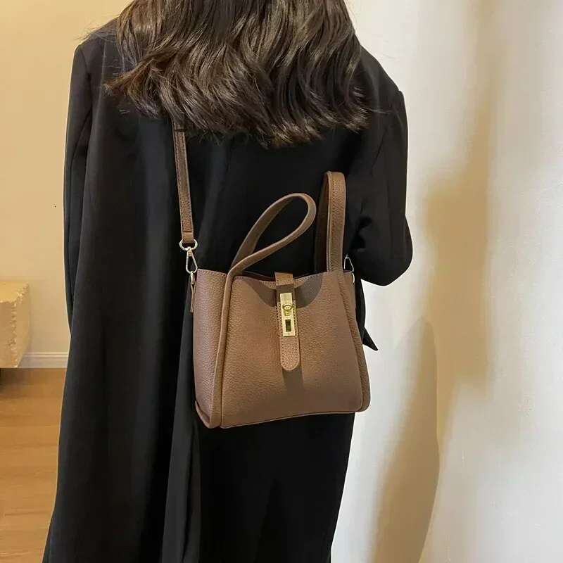 Designer Bag Korean Niche Handheld Vegetable Basket Female New Fall And Winter Fashion Retro Bucket Senior Crossbody Bag