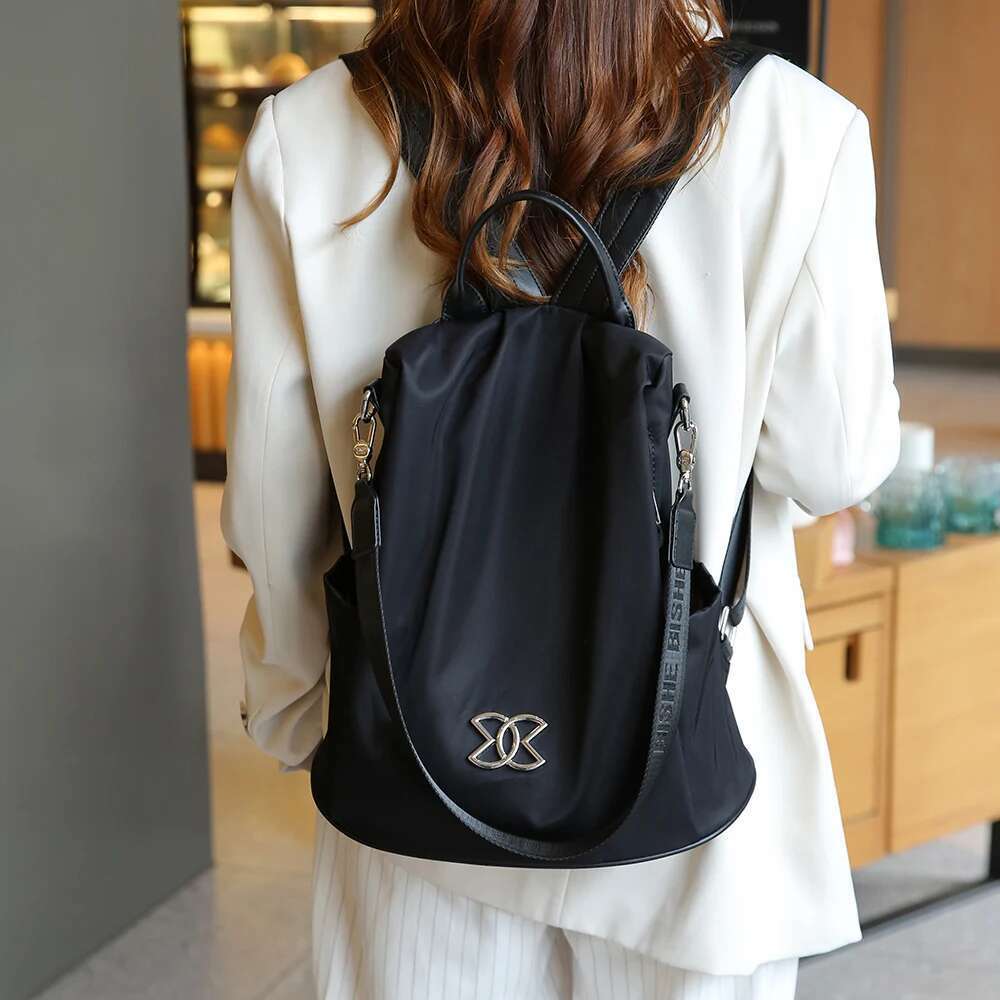 Designer bag Women 2024 New Lightweight Waterproof Large Capacity Multifunctional Casual Easiest for Match Travel Backpack School Bag