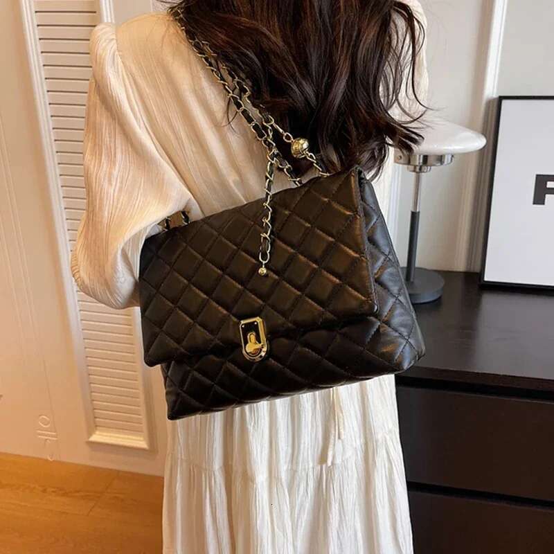 New Quilted Large Chain Shoulder For Women 2024 Designer Crossbody Bags PU Leather Ladies Handbags Black White