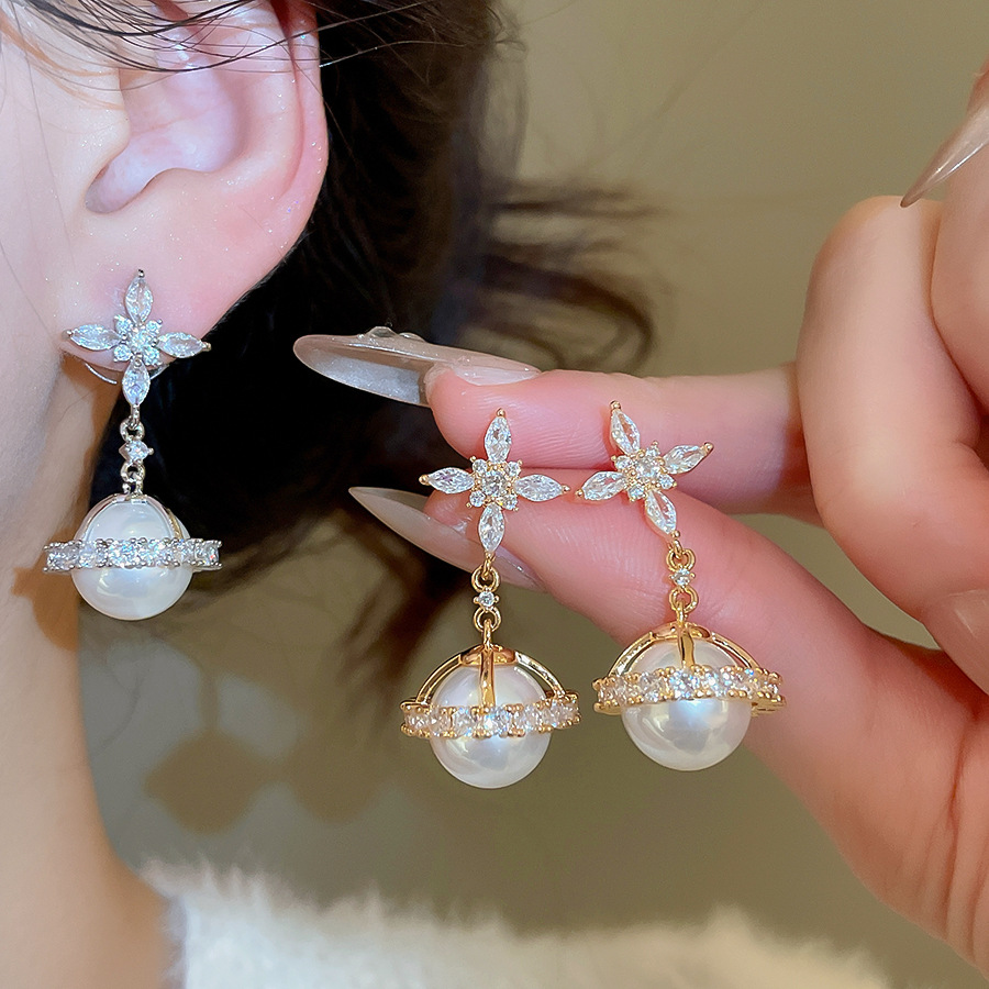 Silver Needle Zircon Flower Pearl Vintage Elegant Exquisite Versatile Light Luxury High-end Feel Women's Earrings - view 3