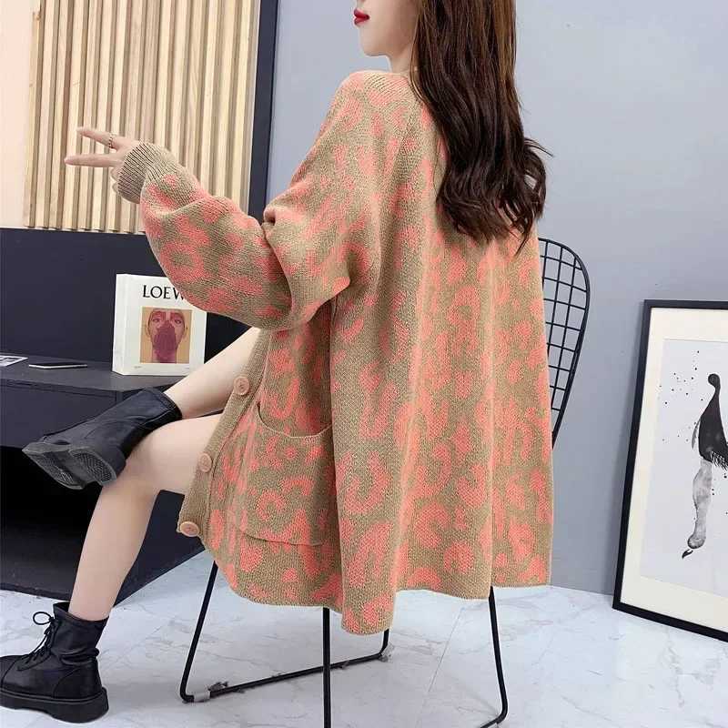 Fashion Winter New Casual Womens Sweater Korean V-neck Loose Fit Raglan Sleeve Pocket Printed Knitted Cardigan Autumn CoatT251125