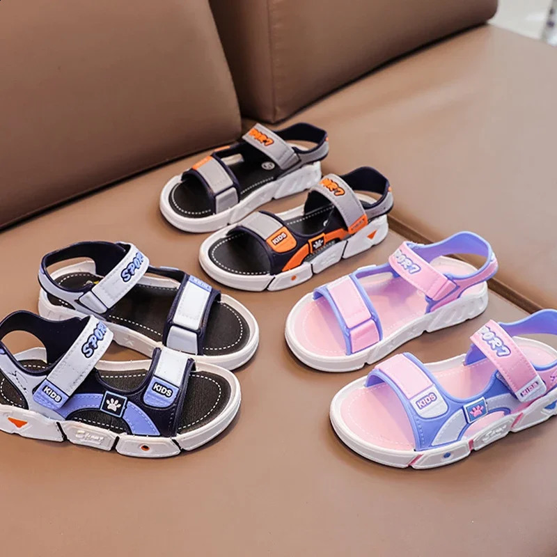Childrens Sandals Summer Cartoon Soft Bottom Non slip Boys Sandals Fashion Girls Beach Shoes 4-10T Childrens PVC Sandals 250424