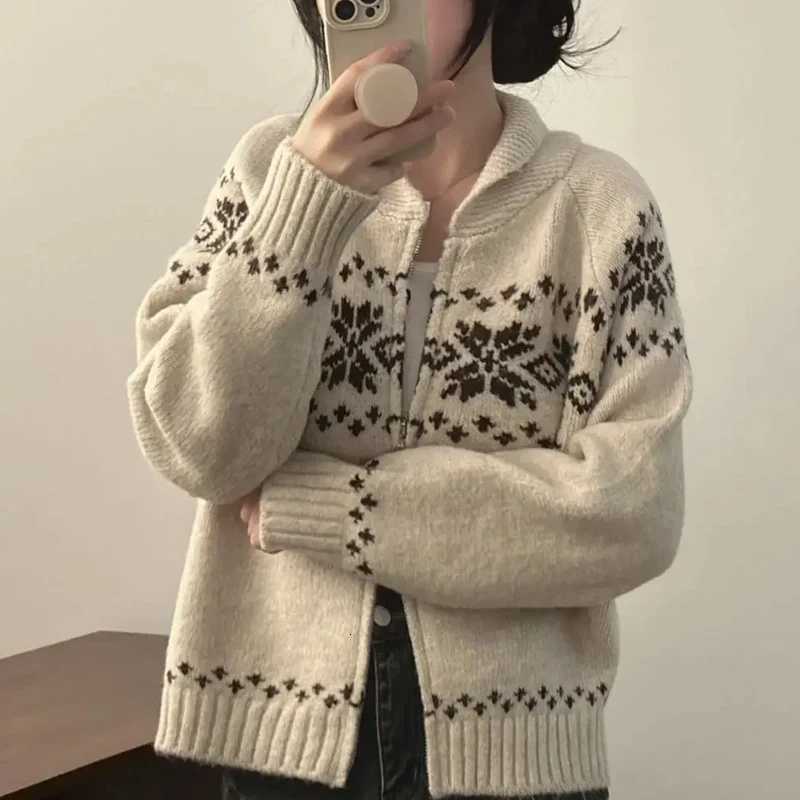 Autumn Winter Zipper Cardigan Casual Sweater Women Knitted Long Sleeve Jackets New Fashion Printed Lapel Elegant Knitwear FallT251125