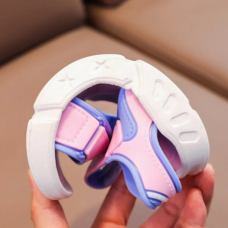 Childrens Sandals Summer Cartoon Soft Bottom Non slip Boys Sandals Fashion Girls Beach Shoes 4-10T Childrens PVC Sandals 250424