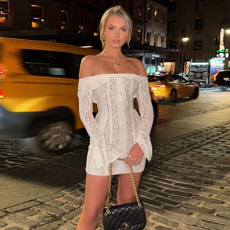 Dongdumaoyi Townlike White Lace Slim Bodycon Dress Women Strapless Mini Autumn Winter Backless Nightclub Sexy Party Dresses