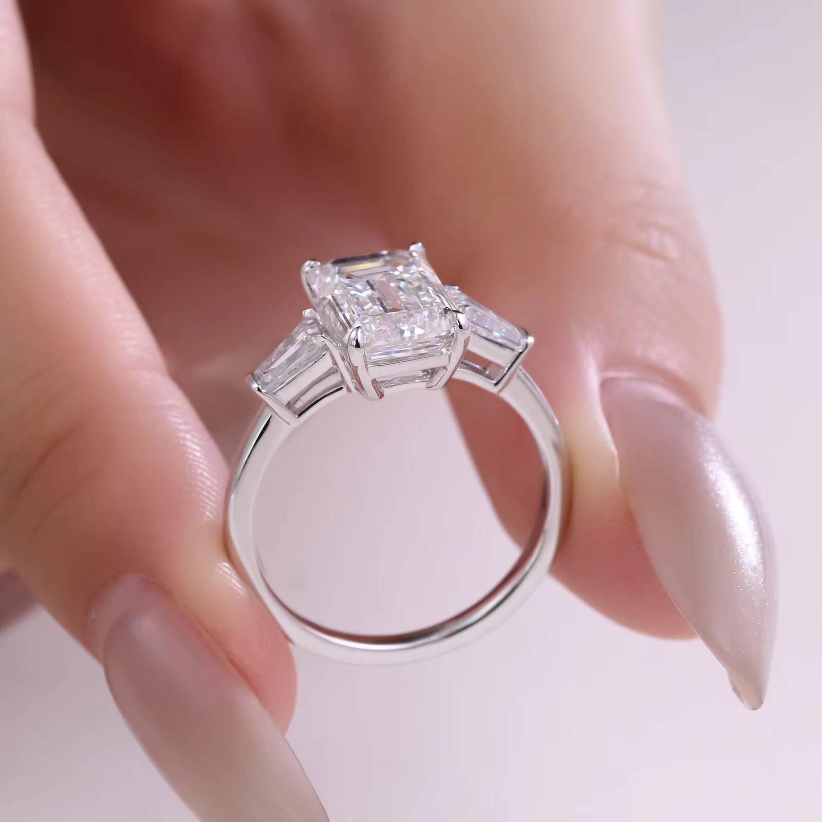 Real 18K White Gold 4 5 Ct CVD Lab Created Diamond Wedding Ring Luxury 3 Stone Emerald Cut Lab Grown Diamond Wedding Ring