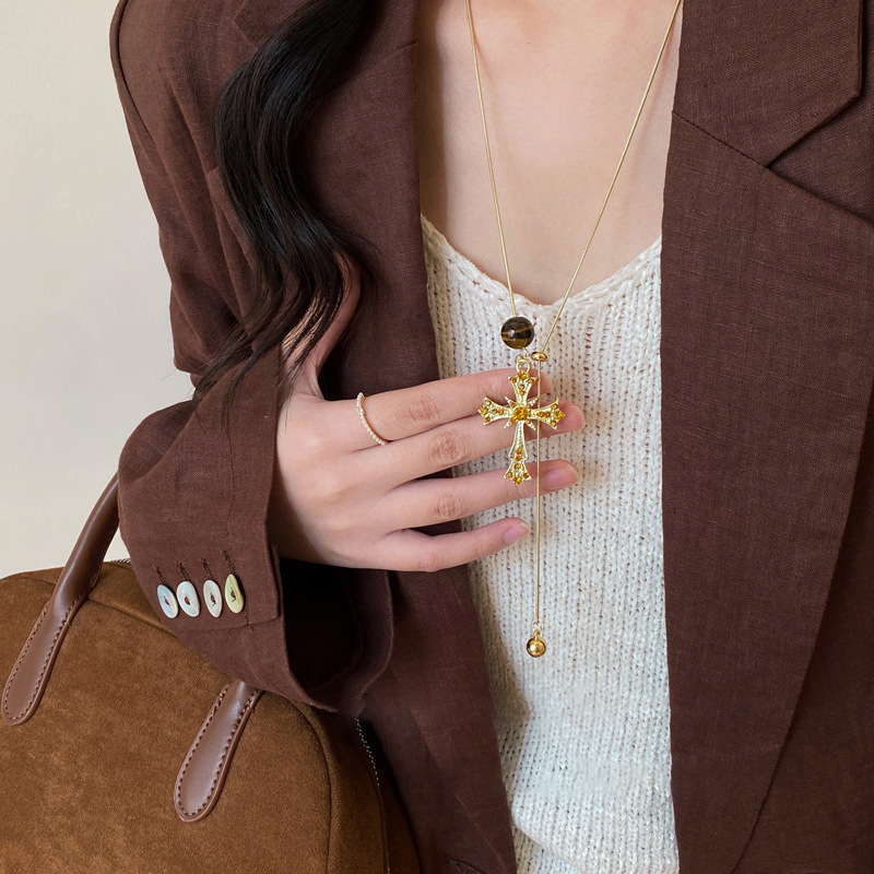Inlaid Diamond Head Cross Pendant Necklace Sweet Cool Style Light Luxury High-end Sweater Chain Design Sense Niche Jewelry for Women - view 7