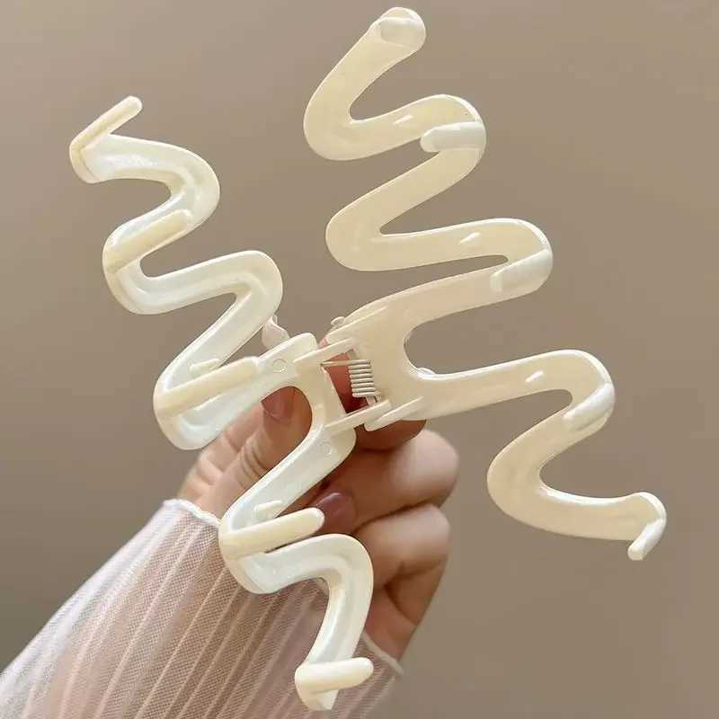 New Color Jelly Wave Hair Claw Womens Fashion Design Korean Sweet Simple Irregular Hair Clip Wear WholesaleT250425