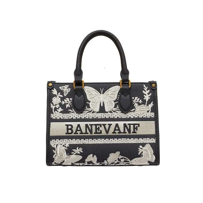 Brand Designer Women's Handbag For Autumn And Winter 2025, New High-End Single Shoulder Crossbody Bag With Large Capacity