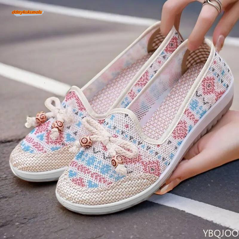 Women's cloth Shoes 2025 Summer New Lazy footwear Casual breathable mom shoes Shallow mouth ethnic style Ladies flats Zapatos ddmykukumalu