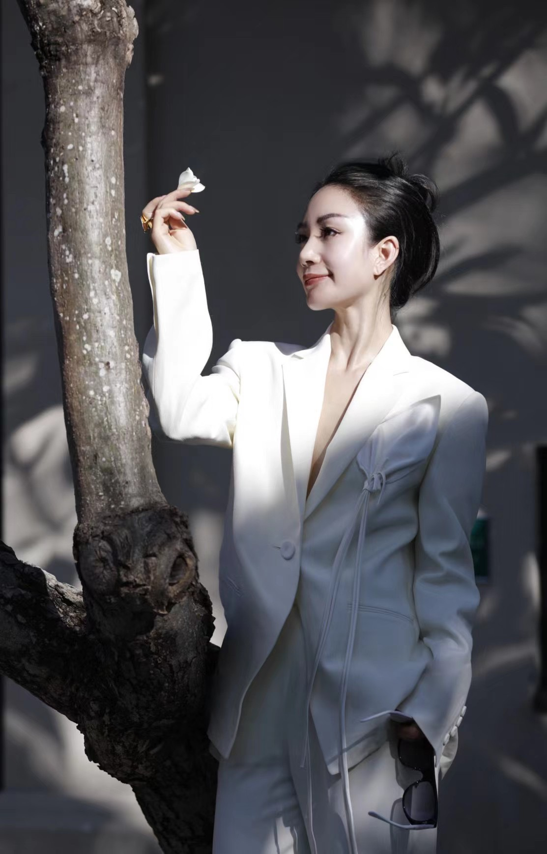 Vogue Paris 2025 Fashion Week Show jacket Customized Fashion Tailored clothing mens and womens Fashion Paris.M41