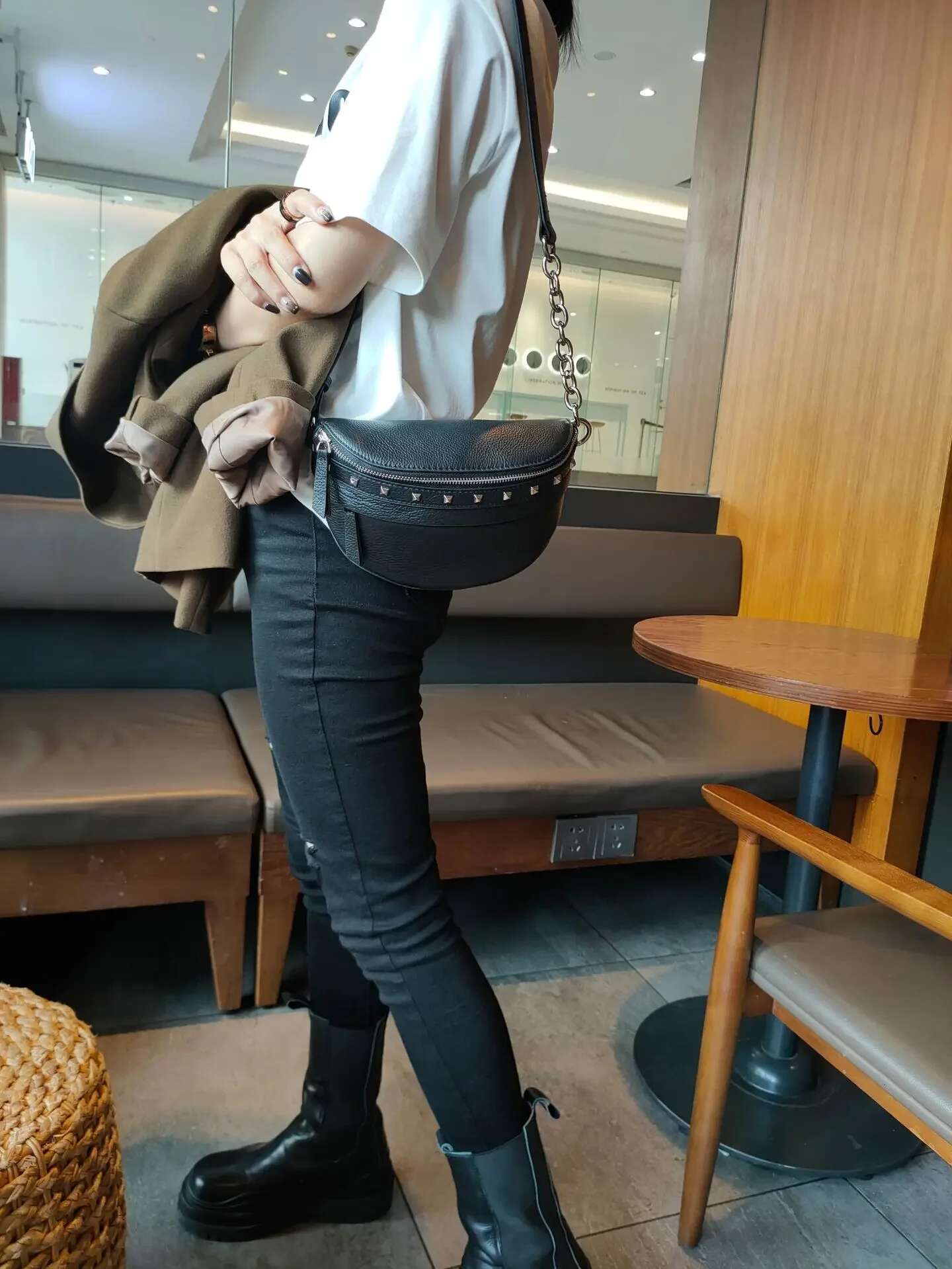 Genuine Brown Saddle Female Korean Version Soft Leather Chest Ins Shoulder Crossbody Black Waist Bag For Women