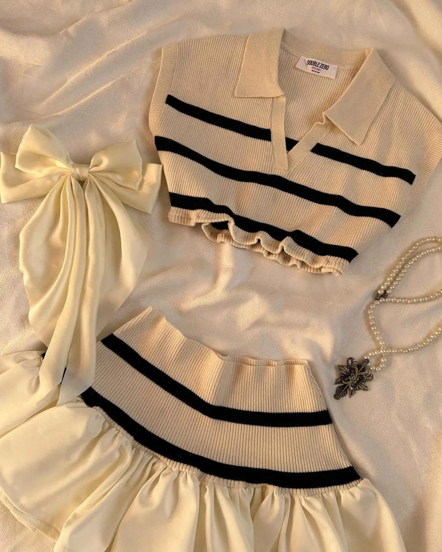 Womens sweater bodysuit fashionable and sexy two-piece set V-neck vest striped knitted patch work Harajuku Y2K mini bodysuit 250422