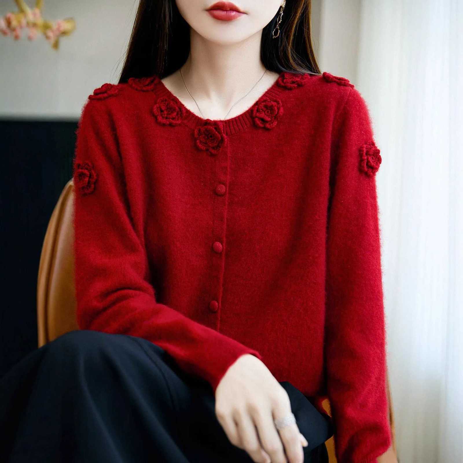 Women Cardigans 100 Wool Thick Warm Knitted Sweater O-neck Flowers Decoration Cardigan Single Breasted Korean Fashion JumpersT251125