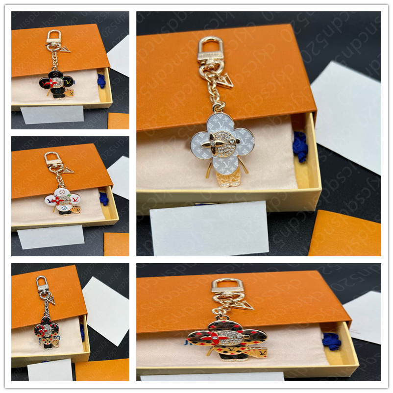 Luxury fashion Key Chain Designer Flower Keychain Handmade Copper Heart Pattern Car Keychains Bag Charm Hanging Decoration Pendant no box