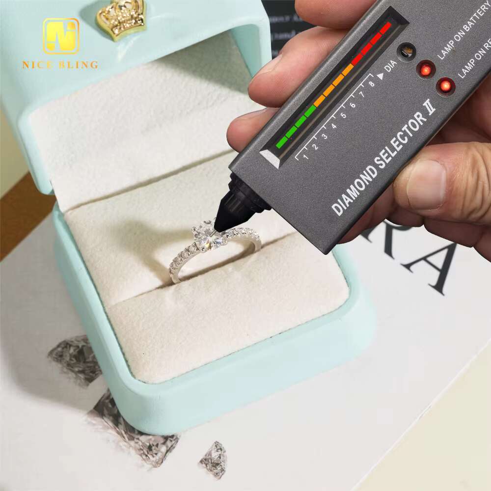 Women Moissanite Jewelry Solid Gold Silver Trendy Moissanite Wedding Ring 4 Claws Round Brilliant Cut Moissanite Wedding Ring