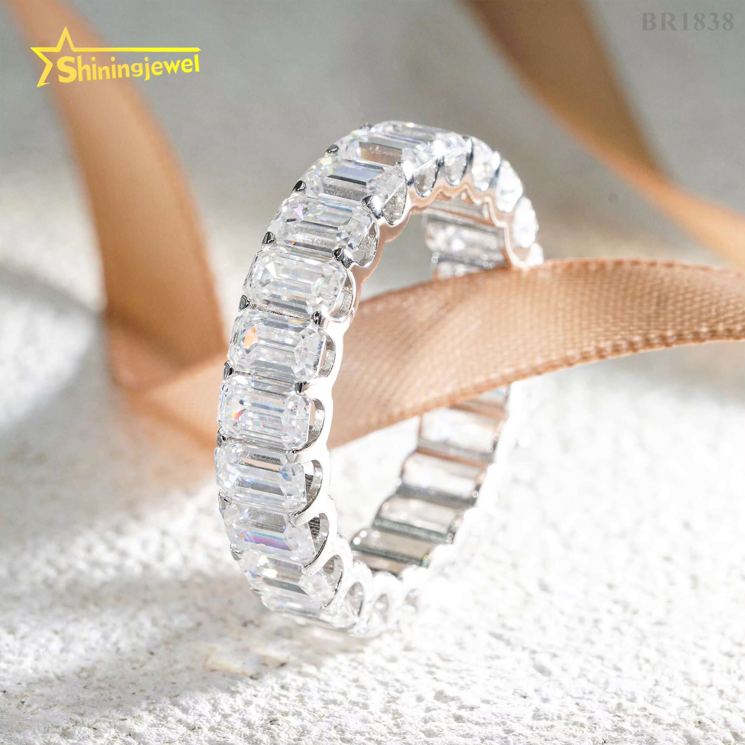 Hot Selling High Quality 925 Silver Engagement Eternity Band 3*5mm 4*6mm 5*7mm Emerald Cut Moissanite Ring