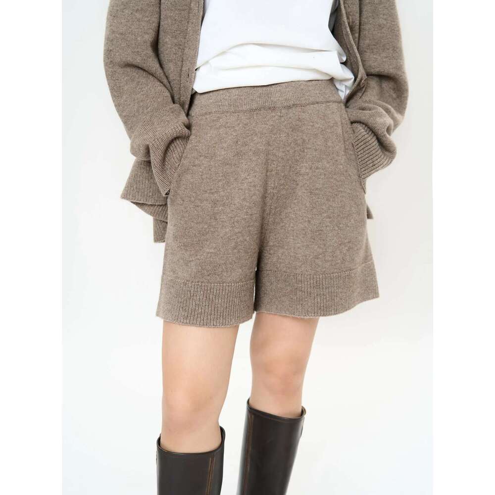 Spring And Autumn Women's Casual Solid Color High Waist Loose Shorts