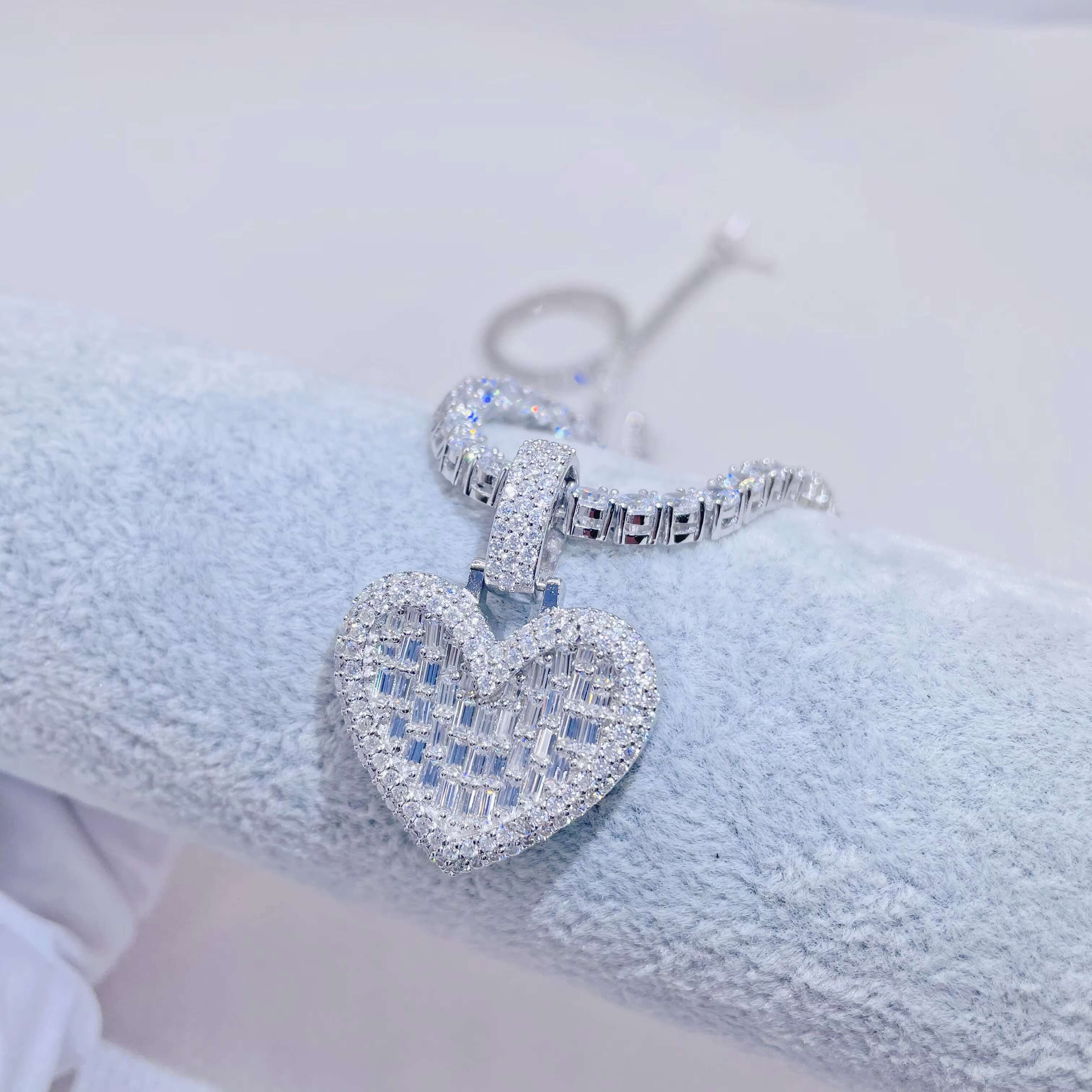 Fashion Jewelry VVS Moissanite 925 Sterling Silver Hip Hop Iced Out Heart Moissanite Pendant for Women
