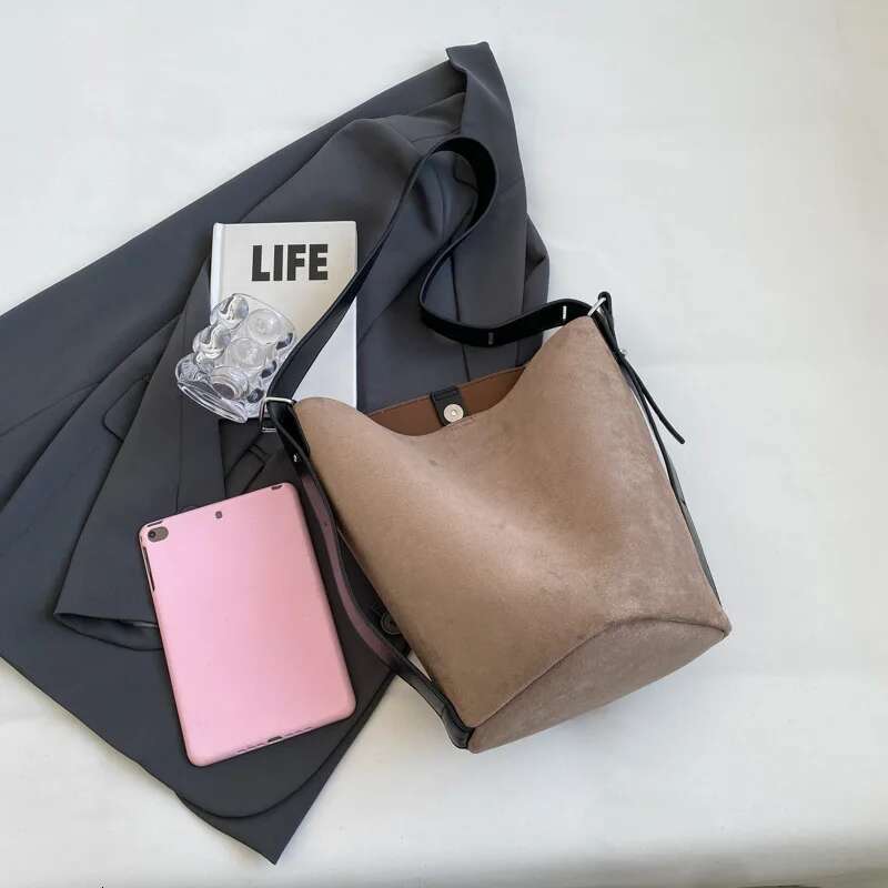 NIGEDU Women Bucket Matte Leather Female Messenger Crossbody Bag Wide Strap Shoulder Bag For Lady Handbag Bolsos Black