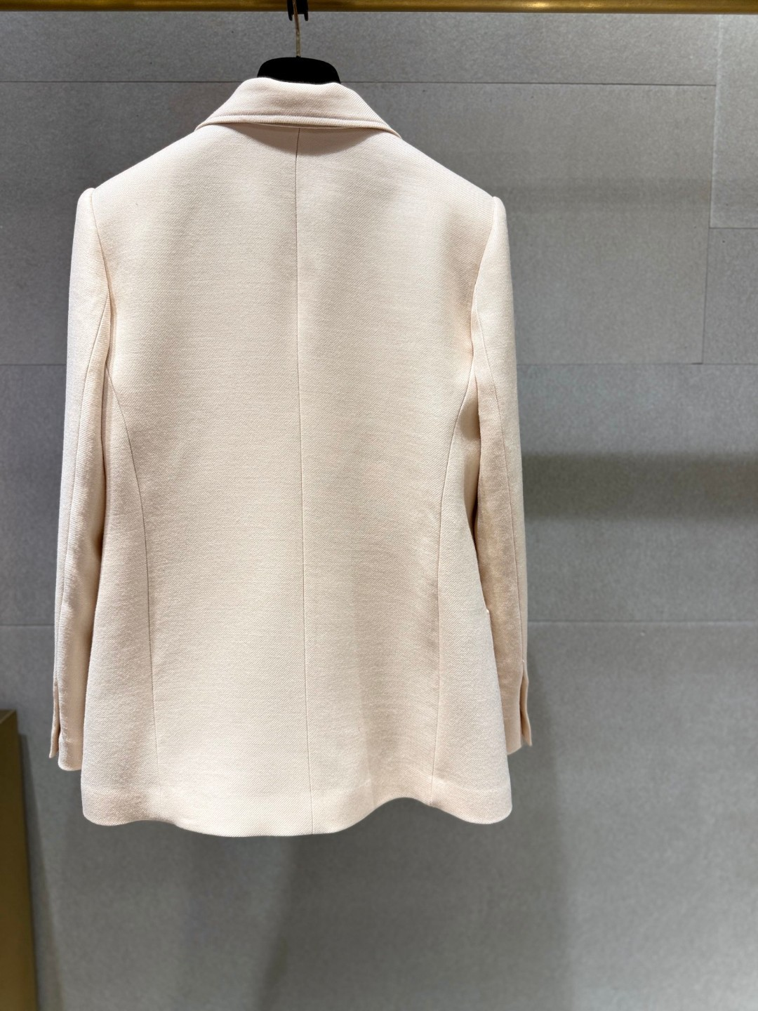 Vogue Paris 2025 Fashion Week Show jacket Customized Fashion Tailored clothing mens and womens Fashion Paris.M60