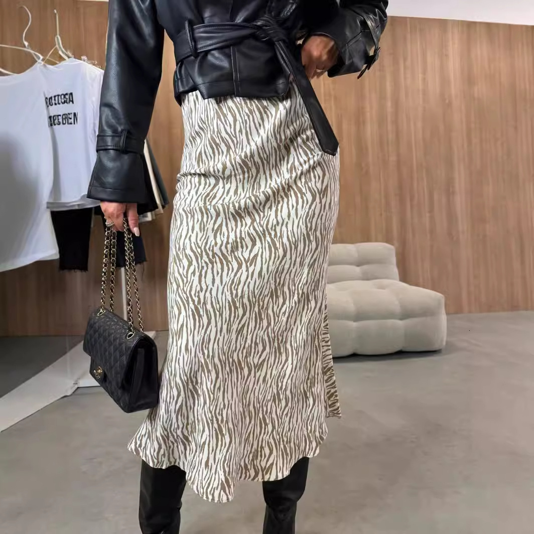 2024 autumn fashion high waist slimming printed womens half skirt for women