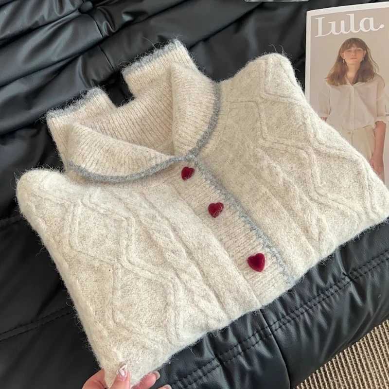 Autumn Winter Womens Long Sleeve Peter Pan Collar Knitted Cardigan Fashion Sweet Women Loose Vintage Cute Jackets Heart ButtonsT251125