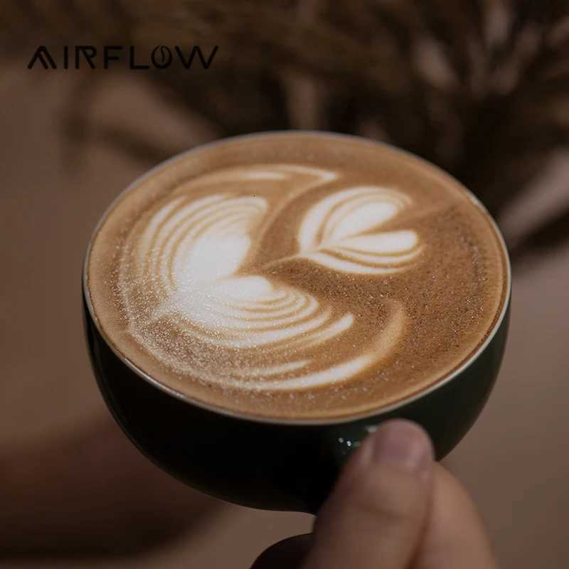 AIRFLOW Ceramic Coffee Cup Professional Embossed Latte Cup 240ml With Handle Milk Tea Cup Latte Espresso Vintage Coffee Mug Y251125