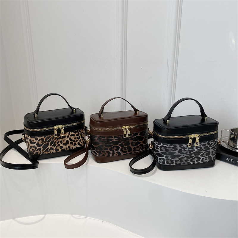 New Free Delivery Designer Shoes By 2025 New Korean High-End Cylindrical Bucket Splicing Contrasting Color Crossbody For Women Instagram Versatile Sho