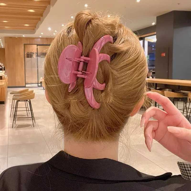 New style shark clip fashion solid color French fashion elegant hair claw low ponytail womens headband holderT250425