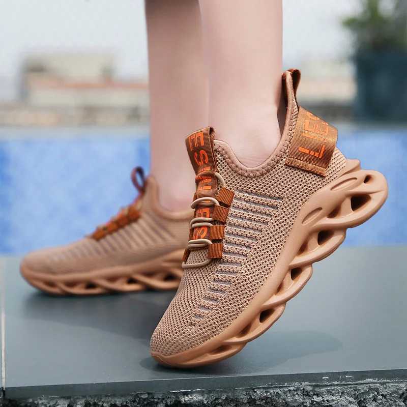 2025 Hot Sale Fashion Red Childrens Running Shoes Breathable Mesh Blade Sneakers Size 26-39 Outdoor Sports Shoes Trainers Kids W250627