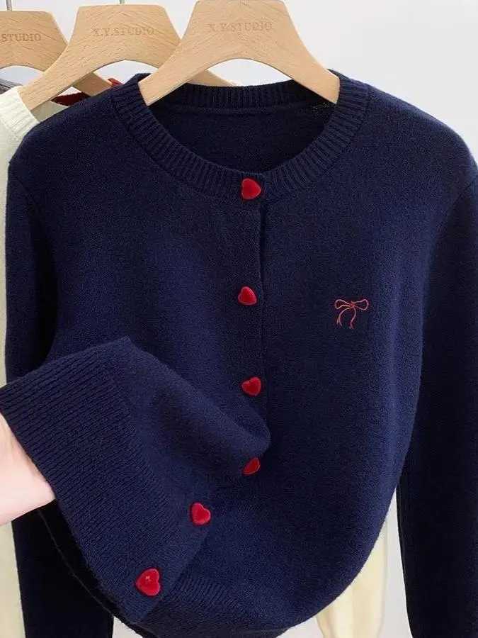 Korean style long sleeved knitted sweater for women in Spring and Autumn 2025 new Korean version round neck sweater jacketT251125