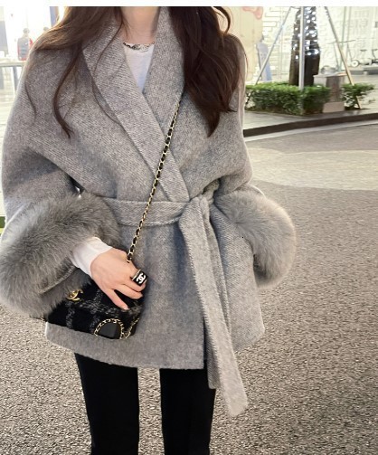 High end double-sided wool shoulder strap real wool coat for women detachable cuffs fox fur warm cashmere short jacket 241111