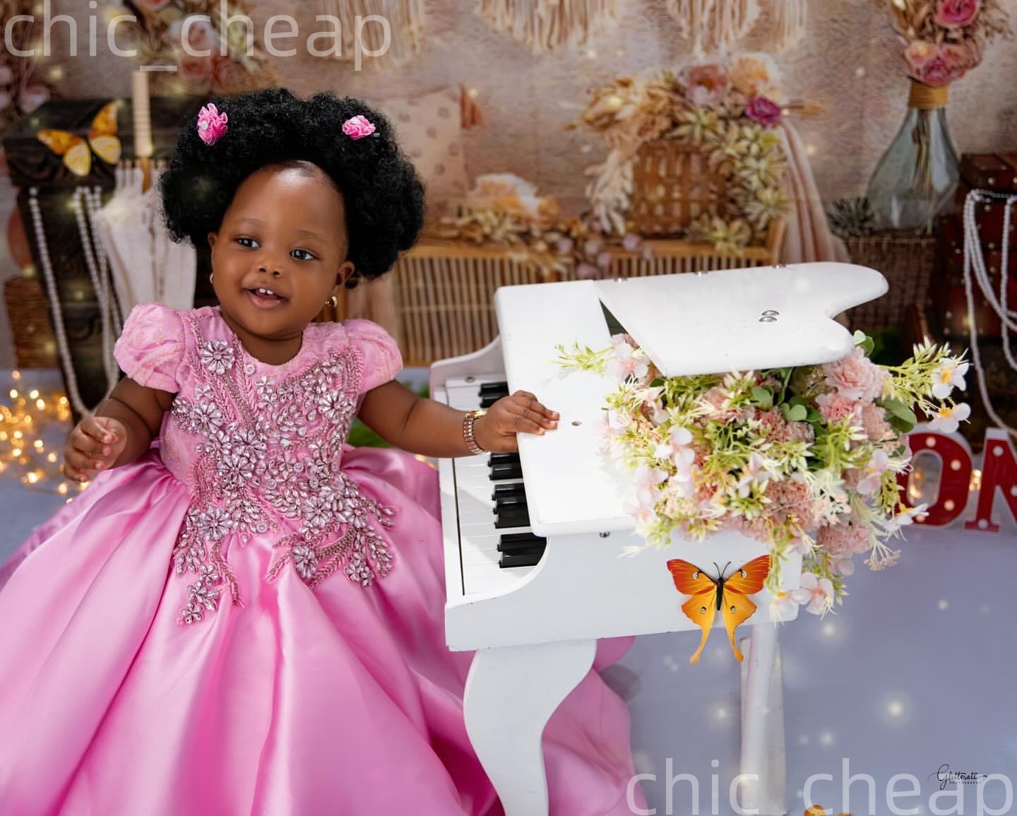 2026 Pink Ball Gown Flower Girl Dresses Beaded Crystals Satin Cap Sleeves Little Girl Christmas Peageant Birthday Christening Tutu Dress Gowns ZJ4241